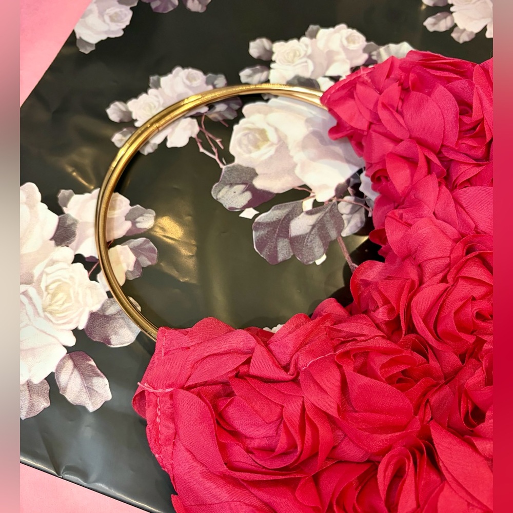 💖🌺NWOT Beautiful Fine Boutique Berry/Fuchsia/Pink Floral Handbag and/or Clutch - Picture 3 of 11